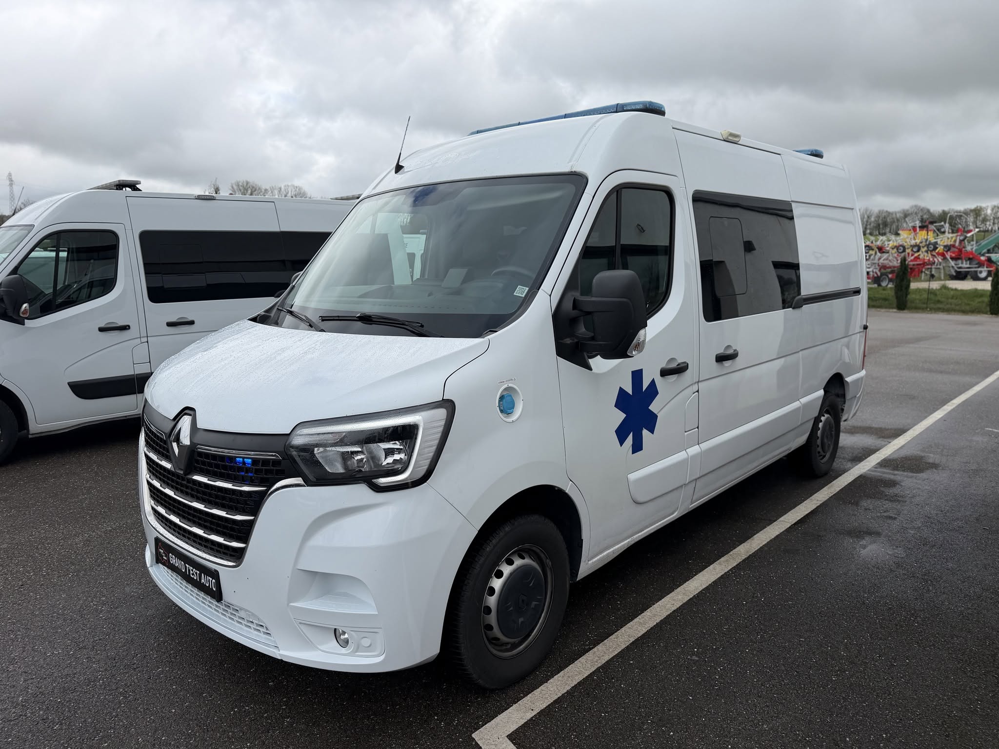Gebrauchter RENAULT MASTER L2H2 Krankenwagen Typ B (von GRAND T'EST AUTO)
